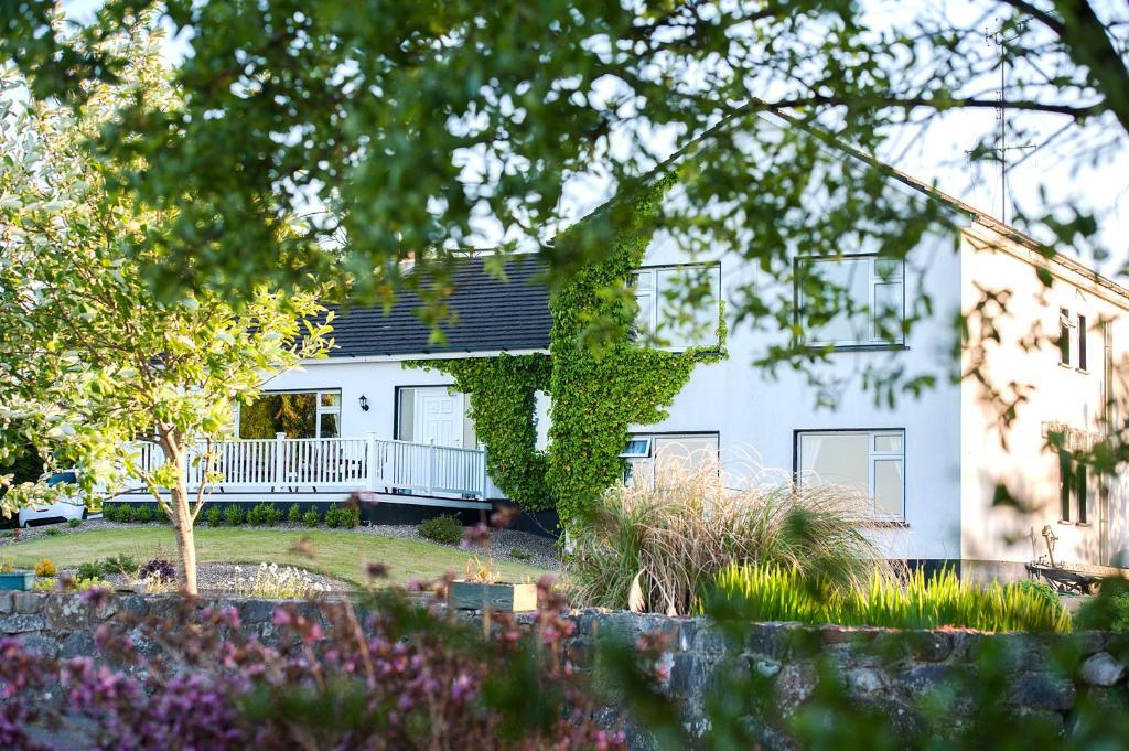 The Waterfront House Country Home Oughterard Dış mekan fotoğraf