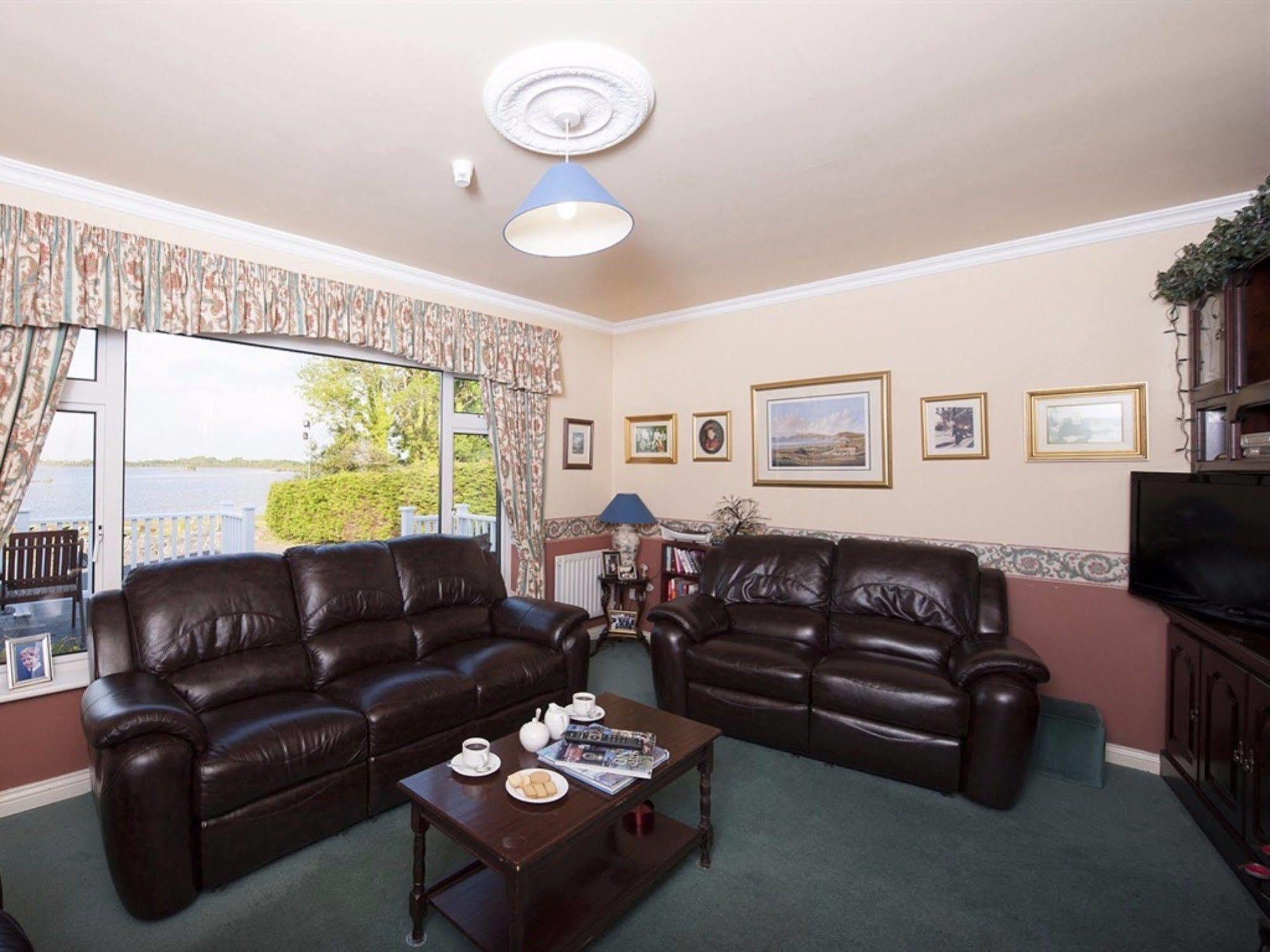 The Waterfront House Country Home Oughterard Dış mekan fotoğraf