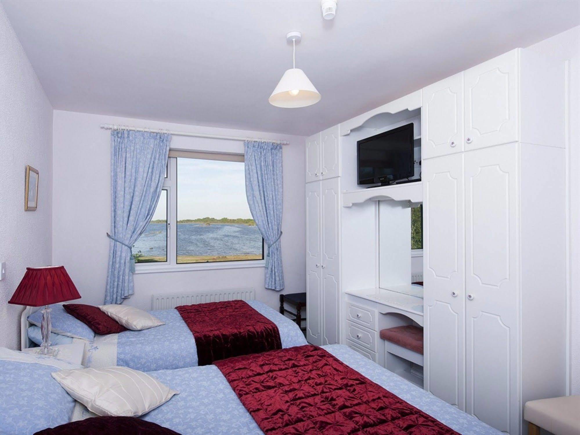 The Waterfront House Country Home Oughterard Dış mekan fotoğraf